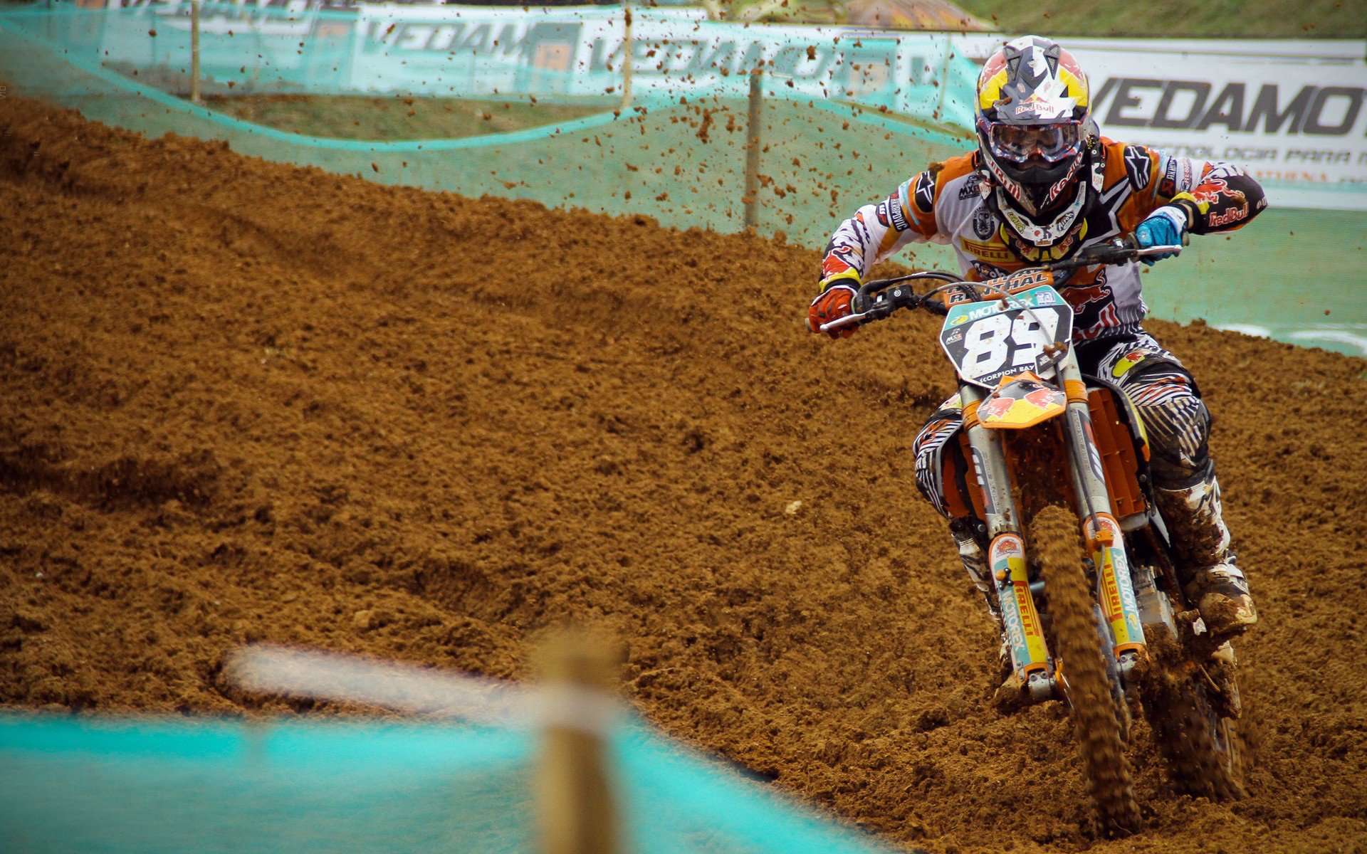 APEX英雄 选手默契度不断提升，apex英雄职业选手设置